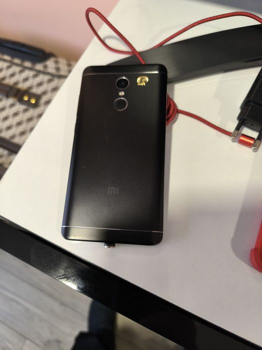 Xiaomi redmi note 4 със  зарядно