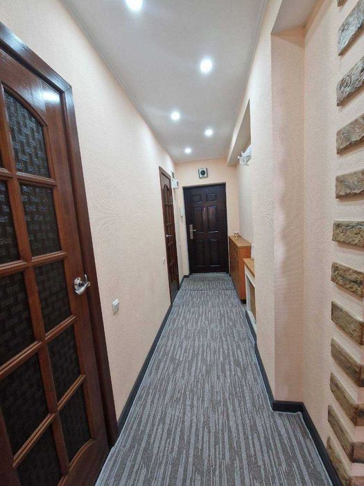 Продам кв-ру в Центре, метро Космонавтов, 70м²