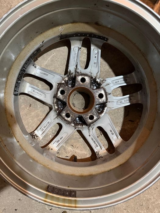 Jante aliaj 5x114.3 R16 și R17 și cauciucuri R16