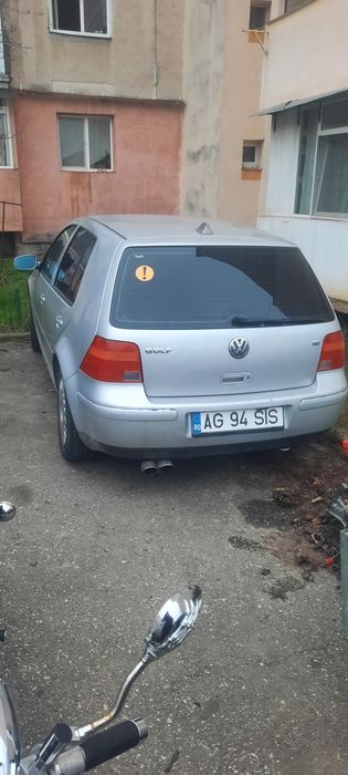 VW GOLF GOLF IV  din 2001 motor 1.6 benzină  cutie automata.A C  merge