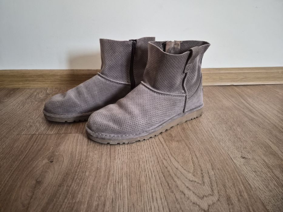 Оригинашни дамски боти UGG