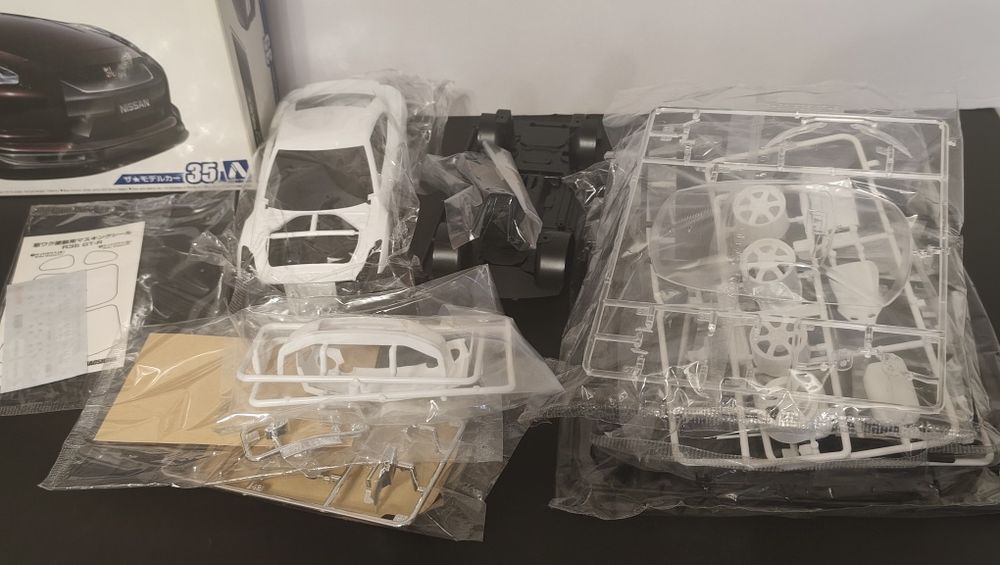 Nissan GTR R35 V - Spec Aoshima model kit