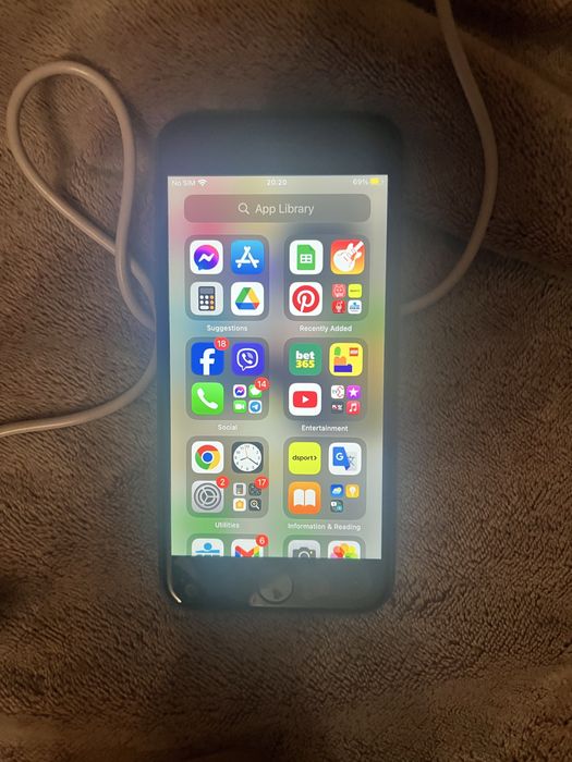 Продавам iphone 8 намален