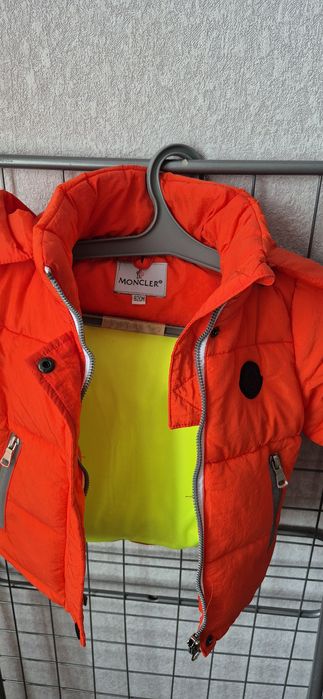 Продам детскую куртку