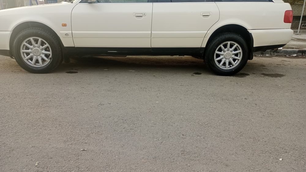 Продам диск на Ауди а6 с4 зима и лета р15