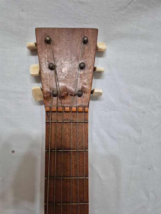 Стара Южно Руска Балалайка в добро състояние.