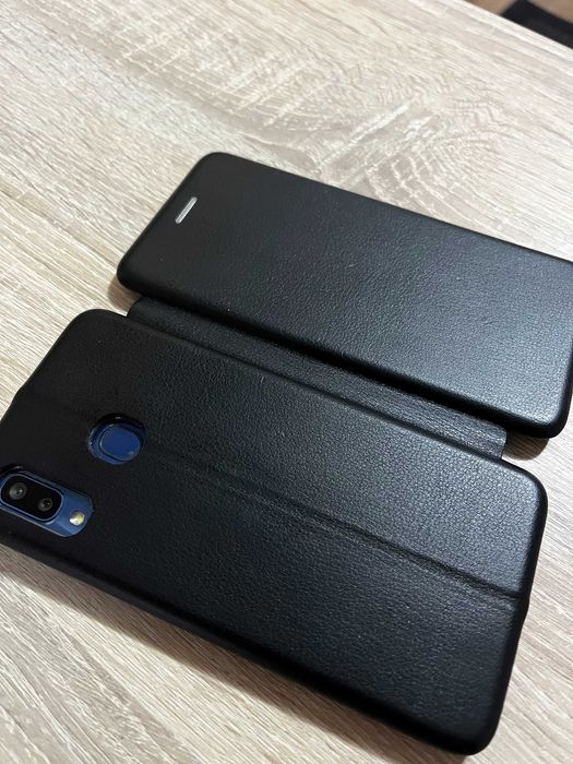 Vand telefon Samsung Galaxy A 20 e + husa CADOU