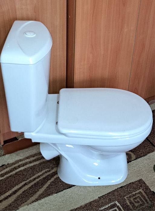 Унитаз в сборе в отличном состоянии б/у