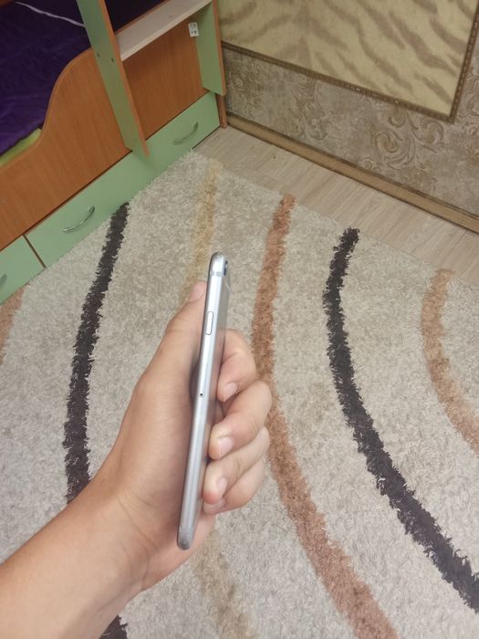 iPhone 6s целый но