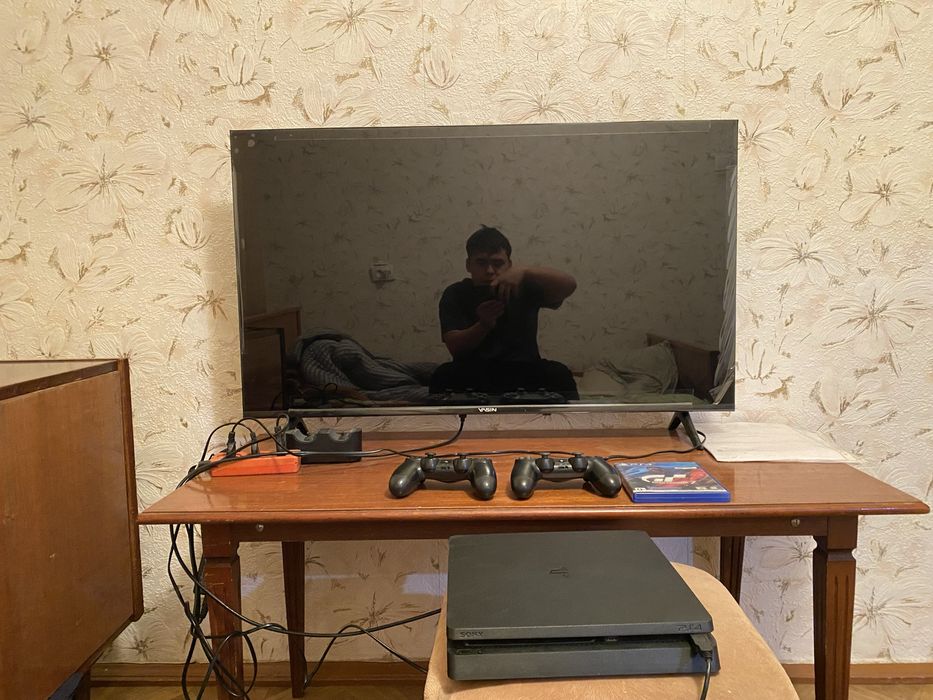 телевизор Yasin smart tv