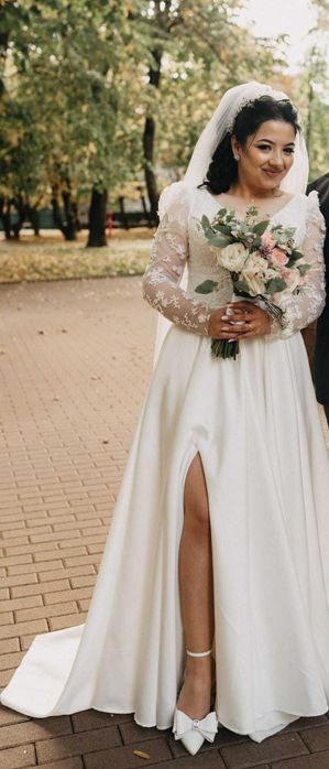 Vând rochie de mireasă