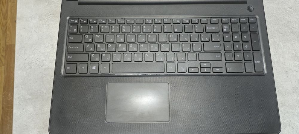 Ноутбук i3/8gb/2 видеокарты/ссд