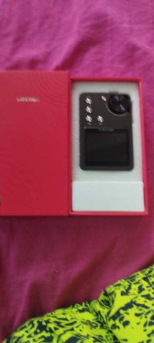 Vând MP3 de 64 GB de înaltă rezoluție nou cu egalizator redă 25 ore