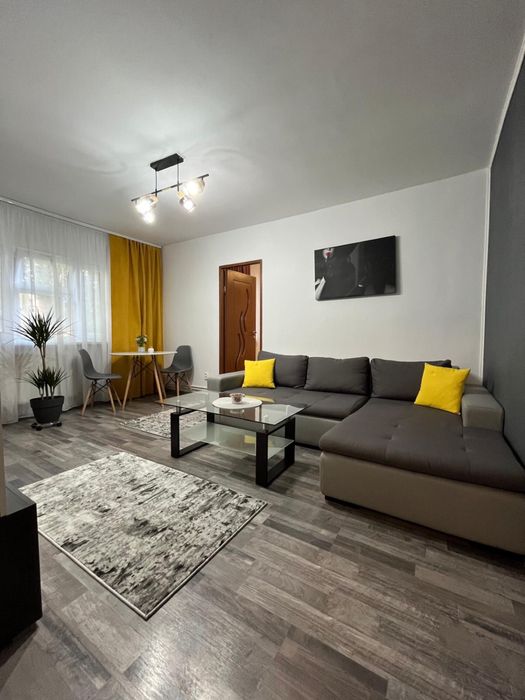 Închiriez apartament cu 2 camere, situat în cartierul Tudor, zona Dacia