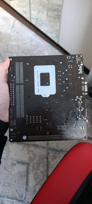 Материнская плата ASRock