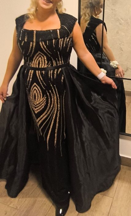 Rochie deosebita Thya cu paiete cusute manual