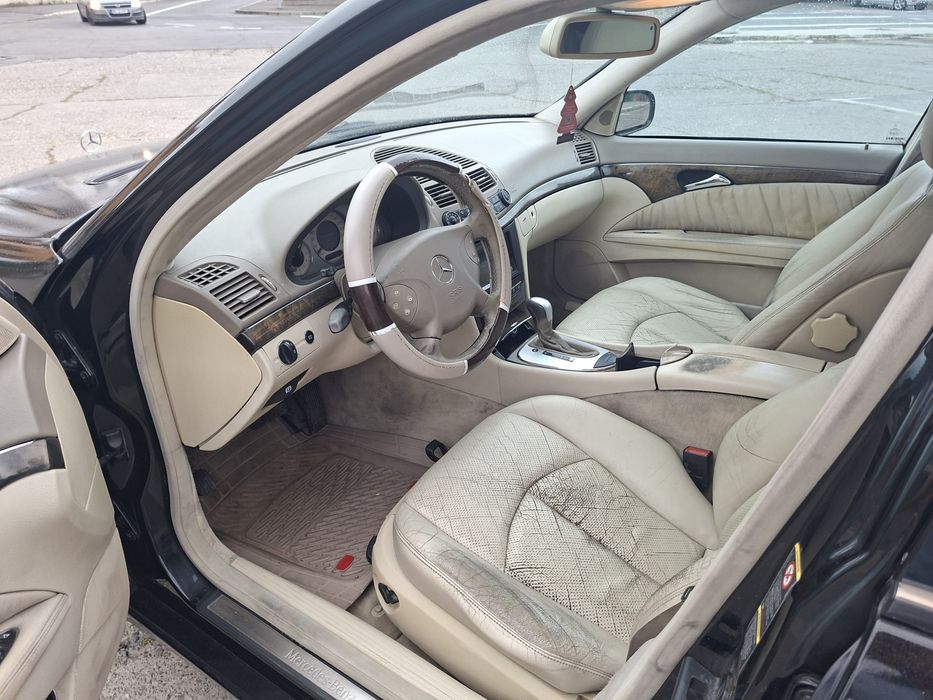 Vând Mercedes-Benz E 270 CDI