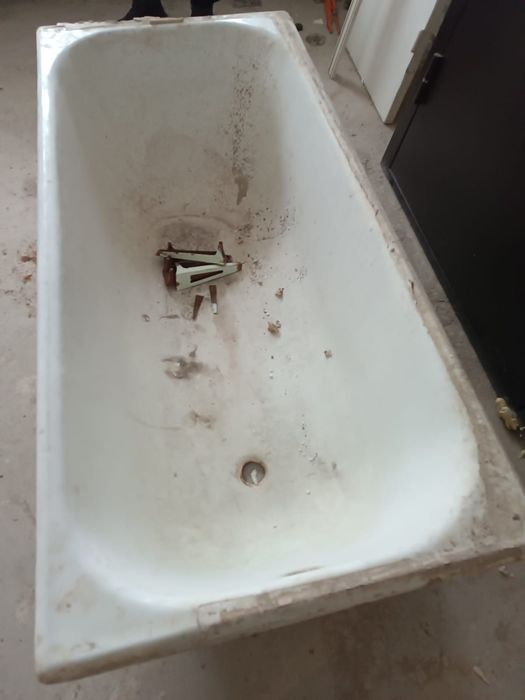 Продам ванну чугунную