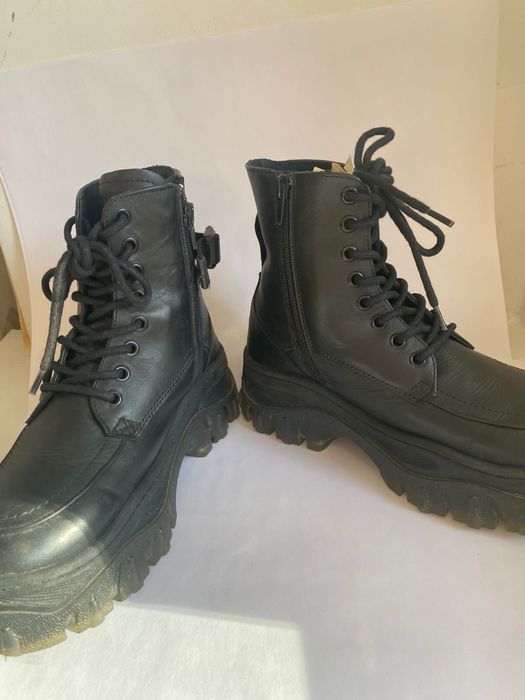 Продаю обувь почти  новые