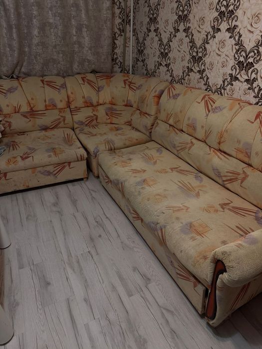Продам диван угловой
