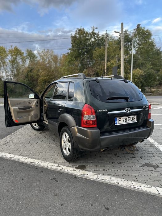 Hyundai Tucson / 2.0 CRDi / 140CP / 4x4