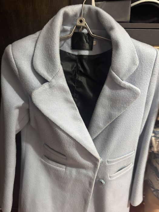 Пальто 42размера 2 шт разные