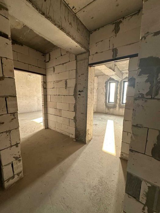 Продается Квартира  Юнусабад,Шахристанское Метро в Новостройке