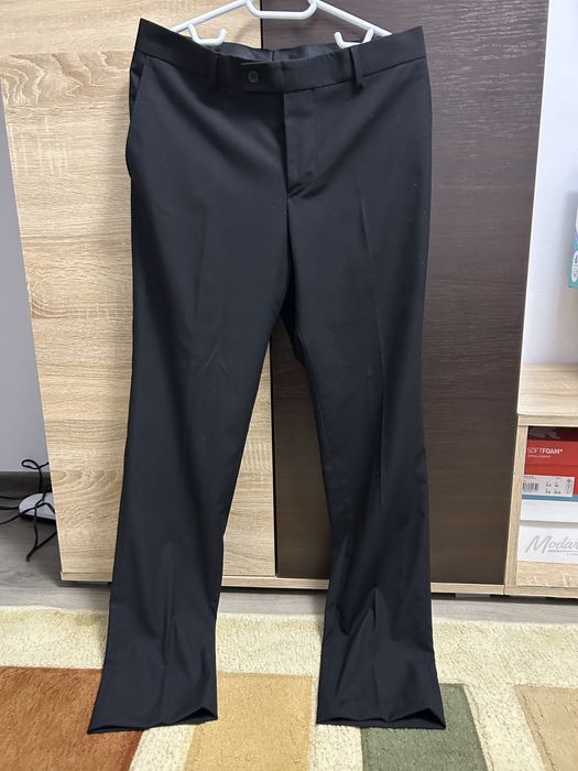 Costum negru mire