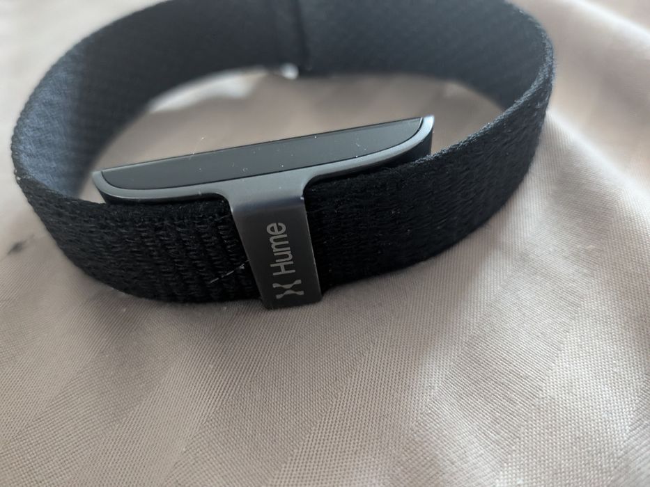 Vând bandă Hume ( tracker health discret, fără afișaj )