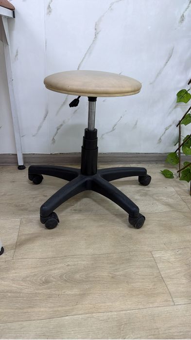 Продам кушетку, помощник, стуля