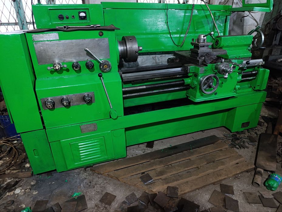Токарный станок 16 К 20 сотилади