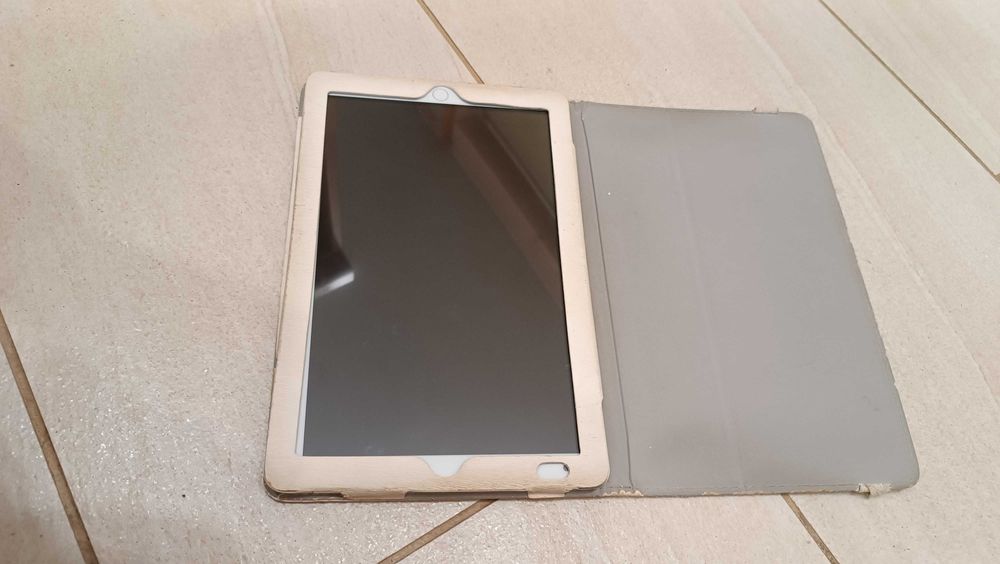 Таблет 10 inch tablet PC Octa Core 4GB RAM 64GB ROM Android 8.0