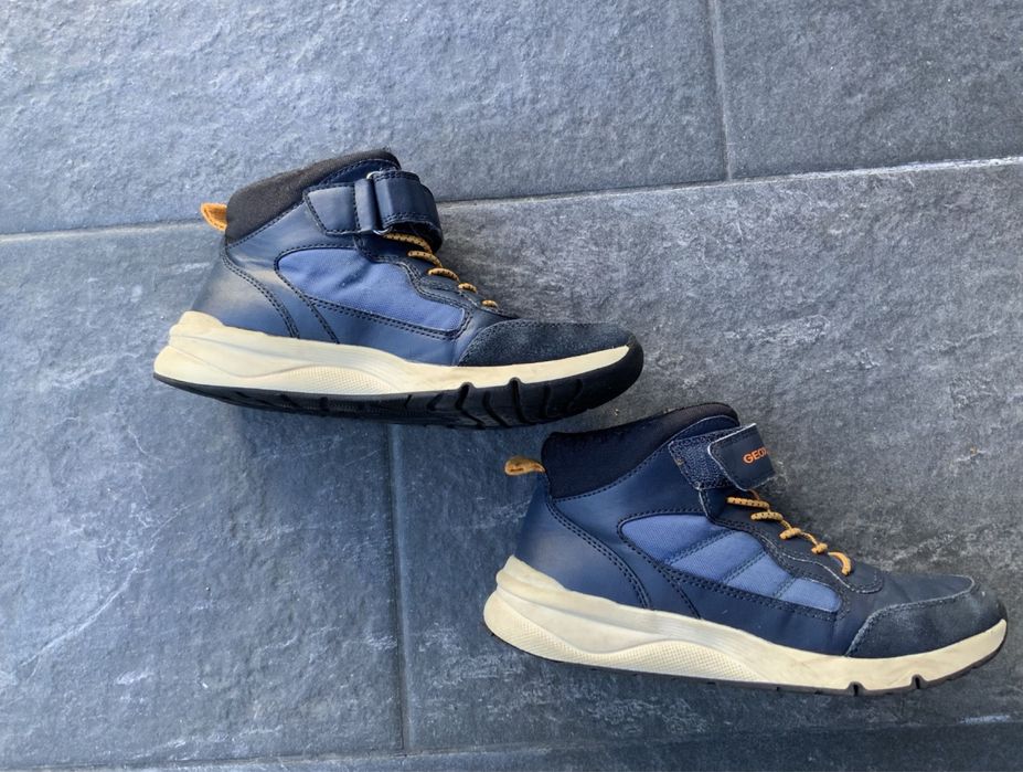 Детски сникърси H&S Христо Стоичков и кожени кецове Geох