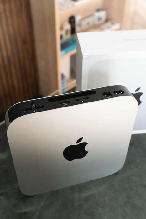 Apple Mac Mini M2chip 8/256GB