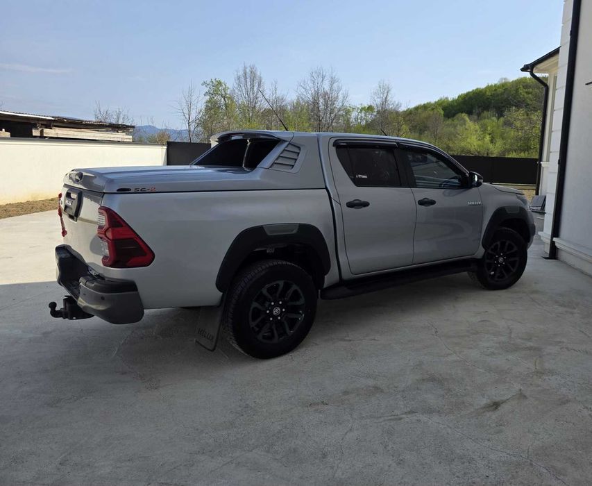 Vând Toyota Hilux