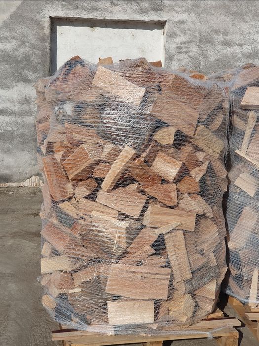 Lemn de foc la palet livrat la domiciliu