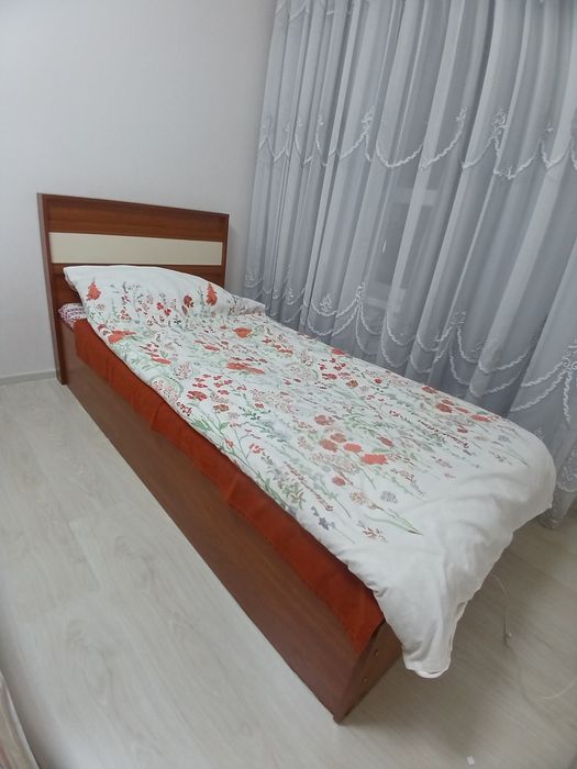 Продается шифонер и кровати