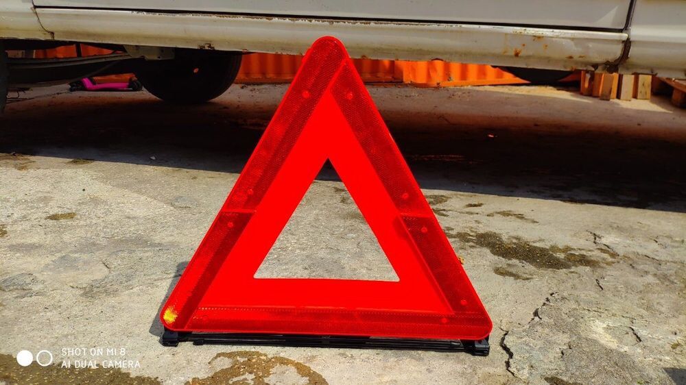 Авариен комплект крик триъгълник ключ за джанти Ауди/Audi