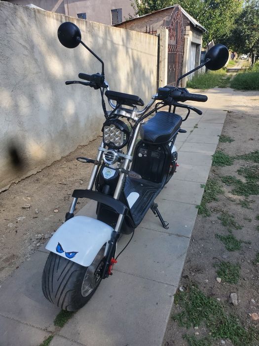 Scuter electric cu acte