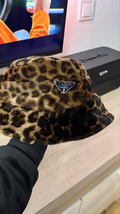 Дамски шапки BB Prada RB