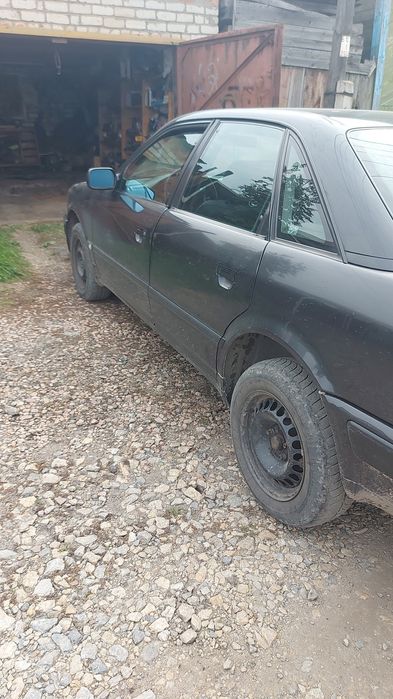 Продам автомобиль ауди 100