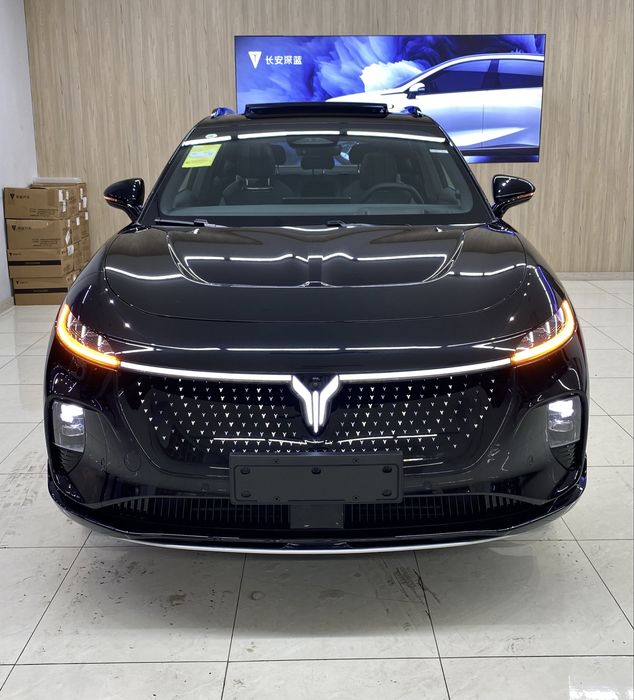 Voyah Courage 570KM Elektr (4 AWD 2 Mator) Full 1 yil garantiya