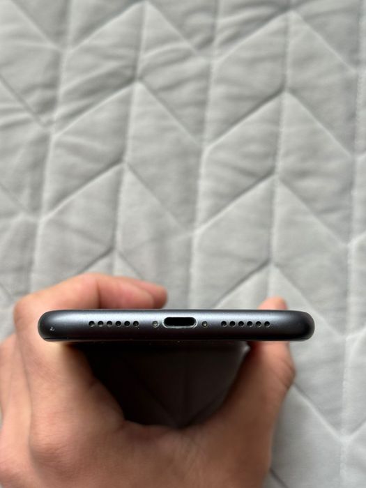 Продам Iphone 11
