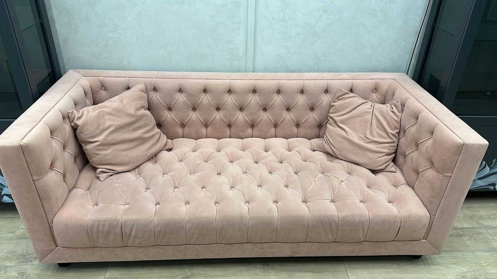 диван в стиле Chesterfield