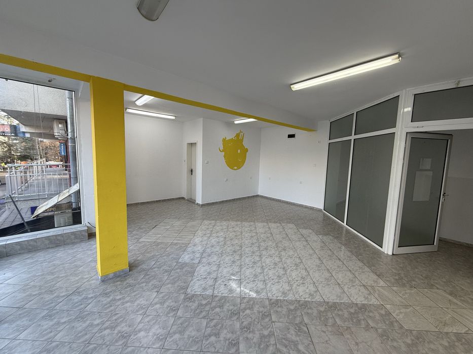 Дава се под наем Офис в Търговище, Център - 50 кв.м за 179.52 € - Снимка #3