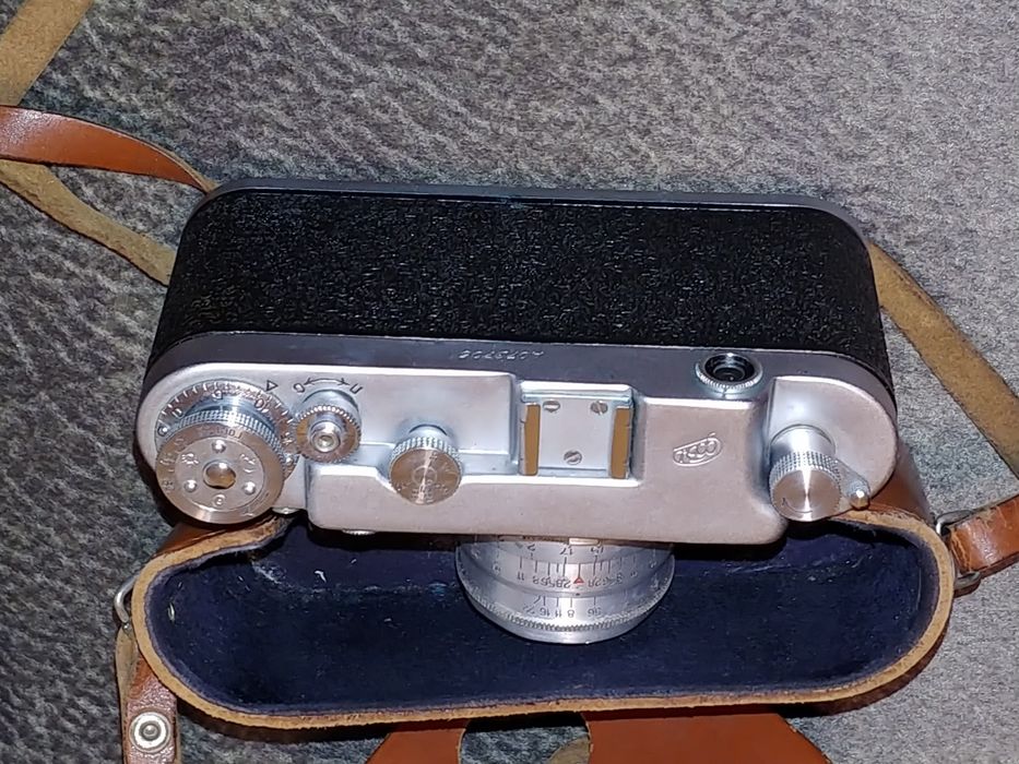FED 2 functional  cu husa 150 lei