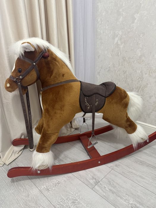 Ат ойыншык әткеншек балаларға