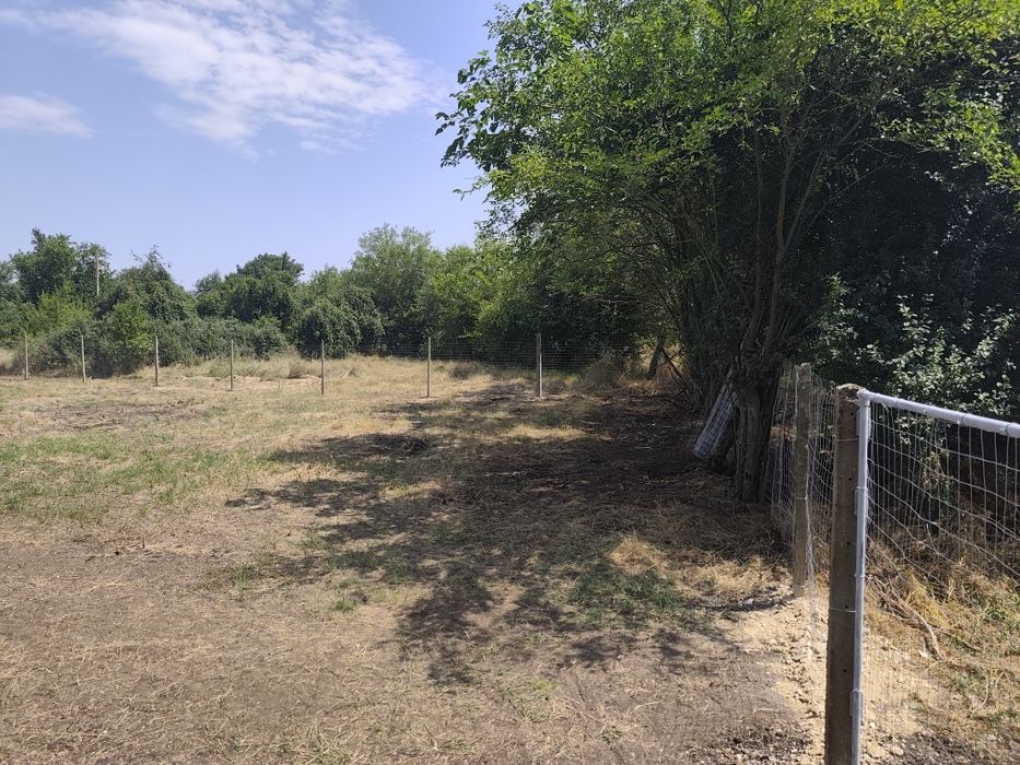 Продавам парцел в с Средец