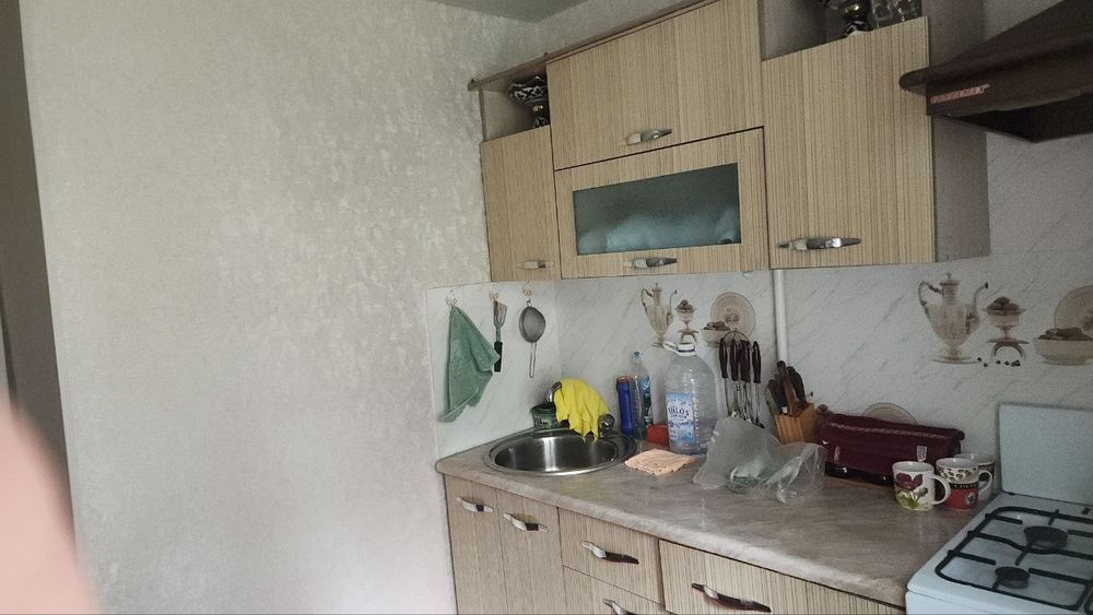 Учтепа 23 квартал Ажойиб нархда сотилади