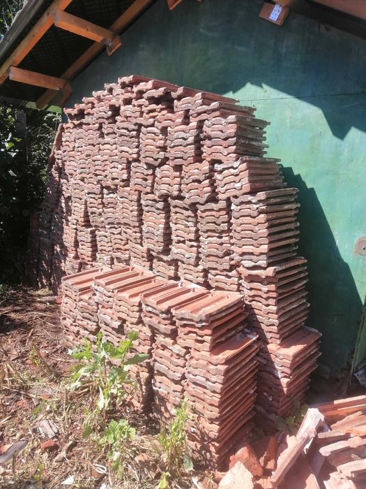 Продавам стари керемиди